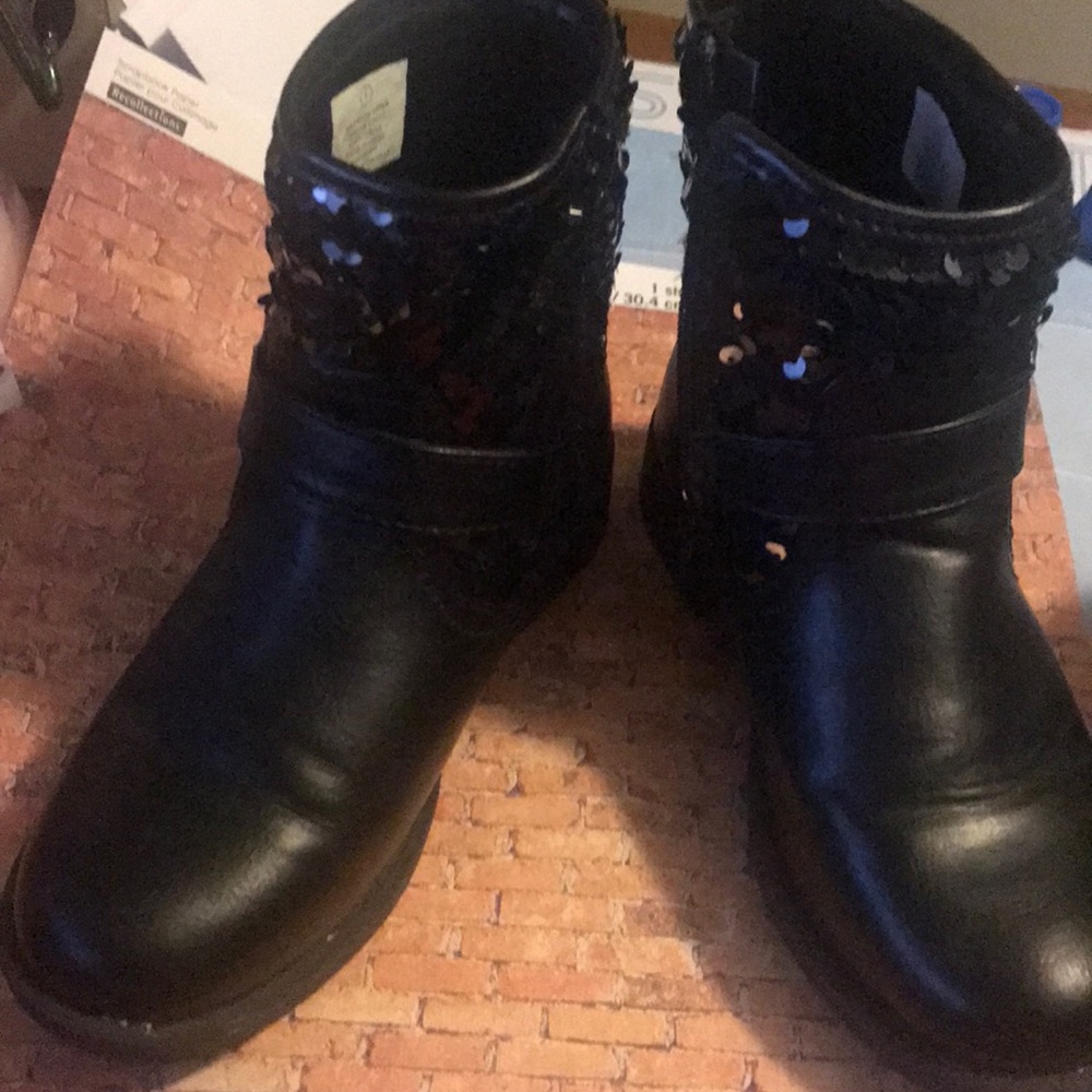 Girls boots